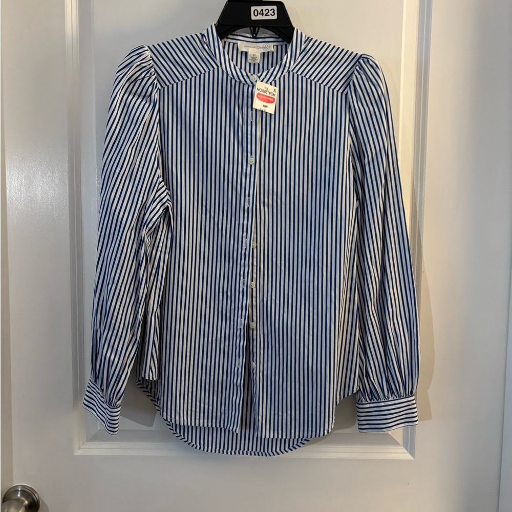 Women’s Treasure & Bond Blue And White Striped Button-Up Shirt Sz Xs — image 4 of 8